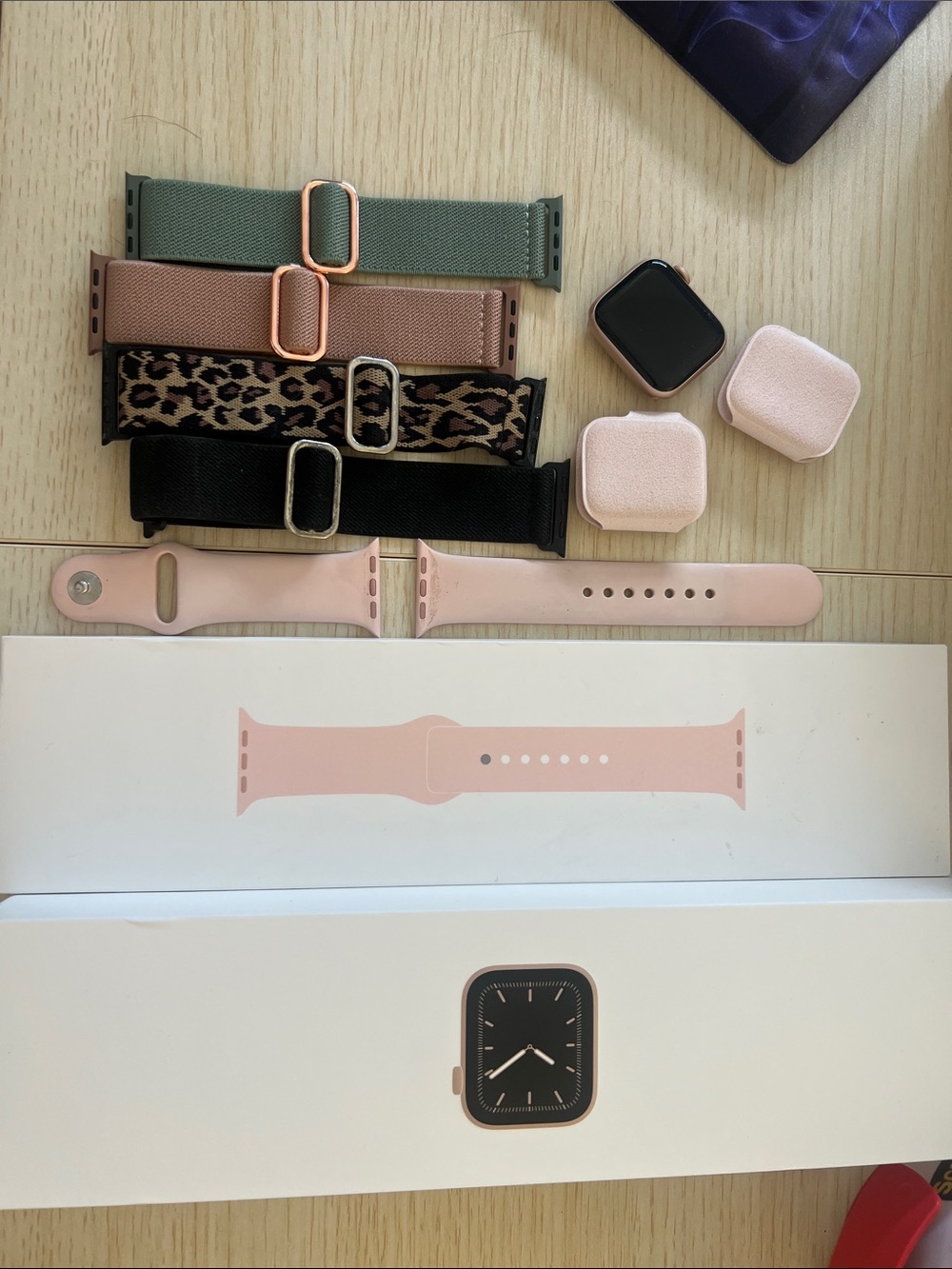 Series 5 40 MM Rose Gold Apple Watch & Extra Bands & Chargers